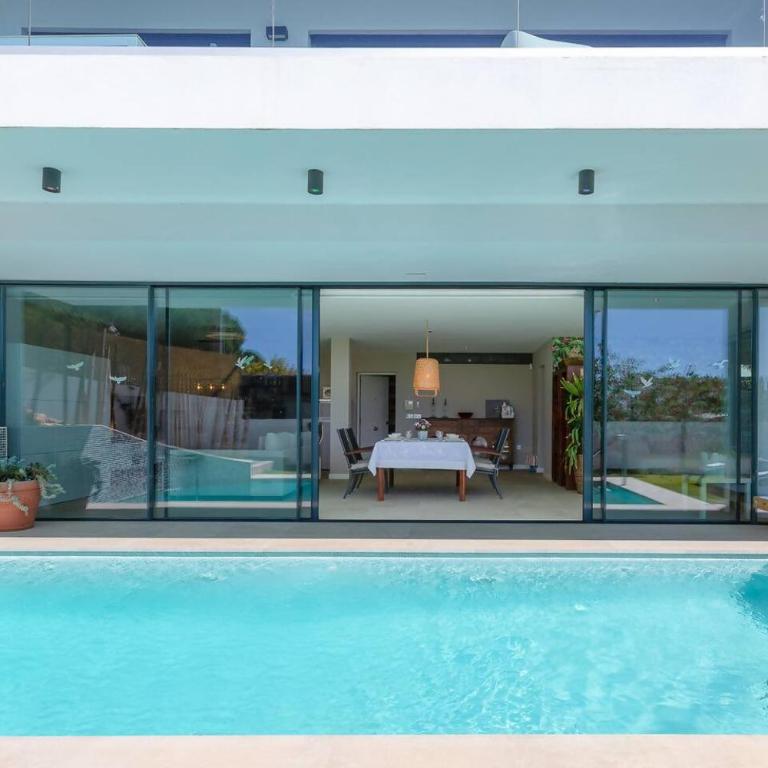 Stunning Private Loft Marbella - Habitación con vistas a la piscina - 1 cama grande - 1