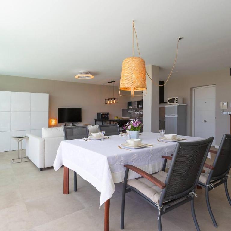 Stunning Private Loft Marbella - Habitación con vistas a la piscina - 1 cama grande - 11