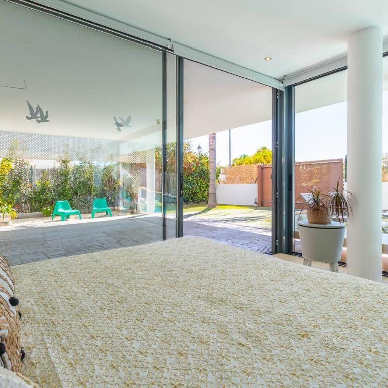Stunning Private Loft Marbella - Habitación con vistas a la piscina - 1 cama grande - 18