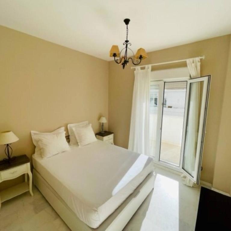 Apart Milla de Oro Marbella - Three-Bedroom Apartment - 1