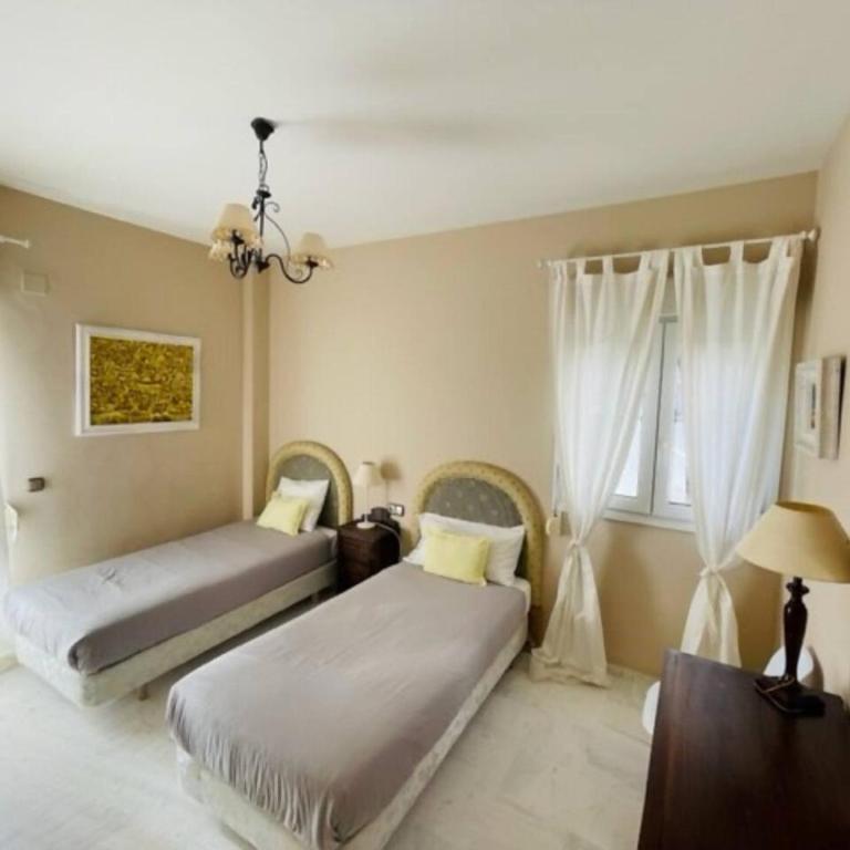 Apart Milla de Oro Marbella - Three-Bedroom Apartment - 4