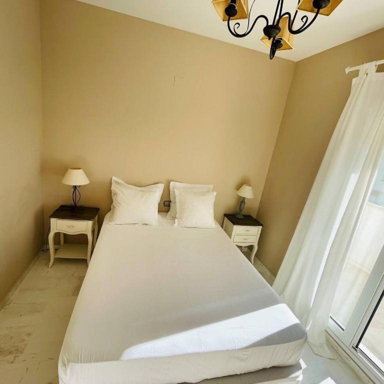 Apart Milla de Oro Marbella - Three-Bedroom Apartment - 8