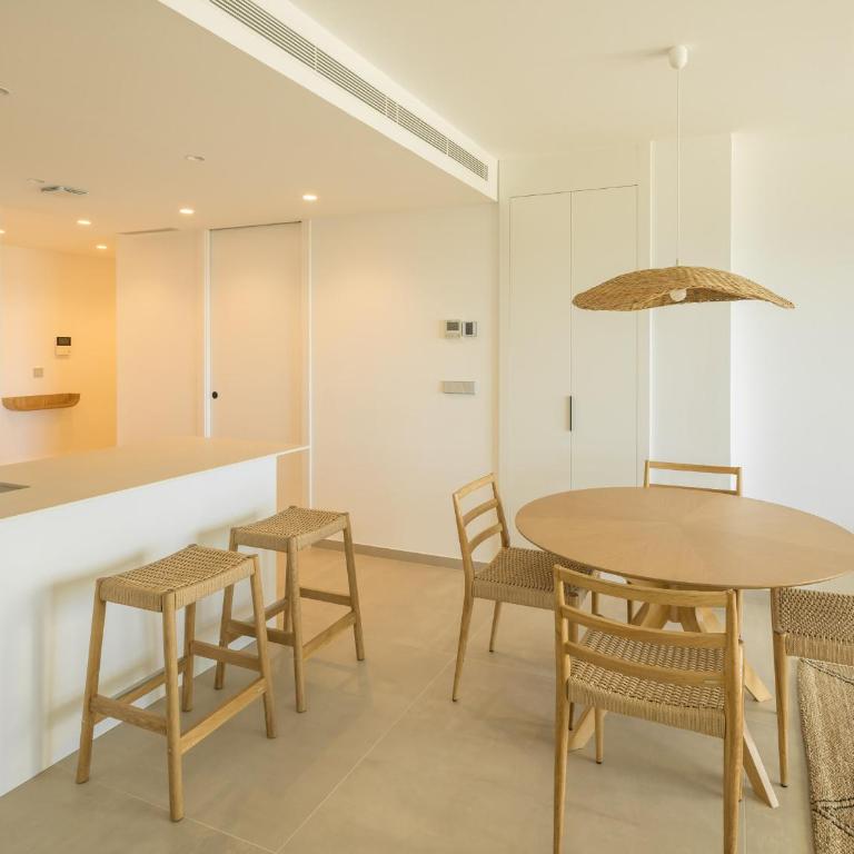 Primera linea Albamar -Serviden - Apartamento de 3 dormitorios con vistas al mar - 2