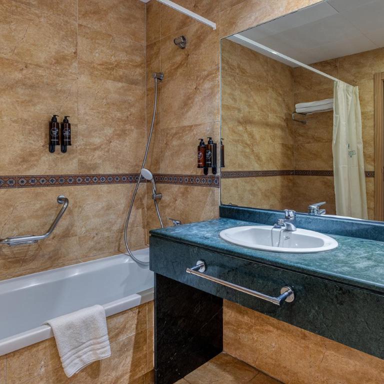 Senator Cádiz - Habitación Familiar (2 adultos y 2 niños) - 5