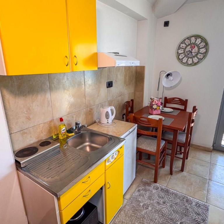Qumi Apartments - Standardna Dvokrevetna Soba sa Bračnim Krevetom - 3