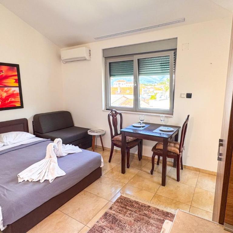 Qumi Apartments - Standardna Dvokrevetna Soba sa Bračnim Krevetom - 4
