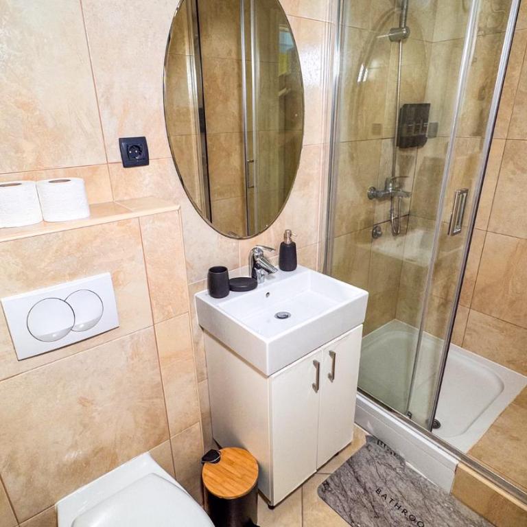 Qumi Apartments - Standardna Dvokrevetna Soba sa Bračnim Krevetom - 10