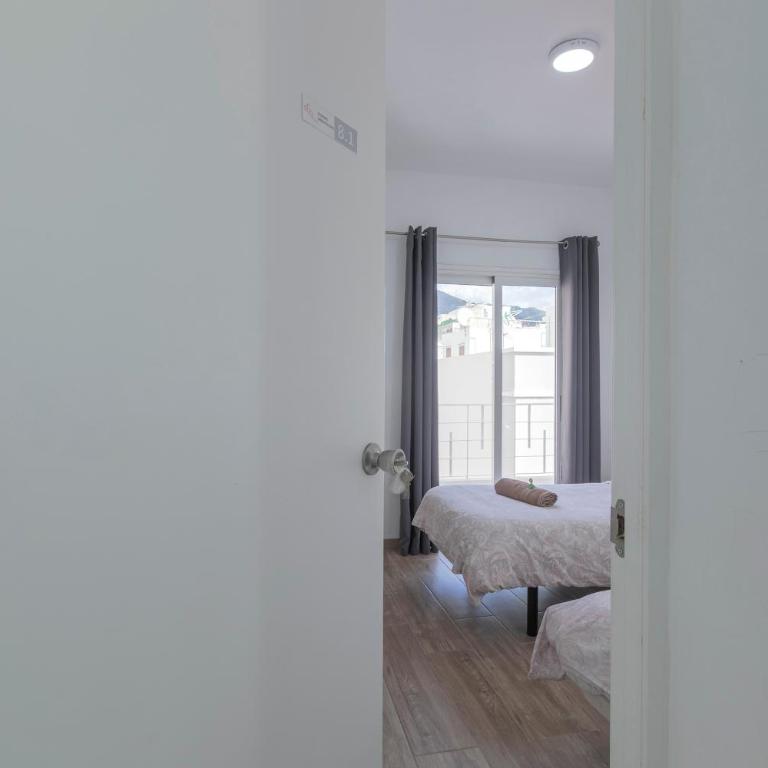 TENERIFE URBAN ROOMS - Habitación Doble con baño compartido - 1