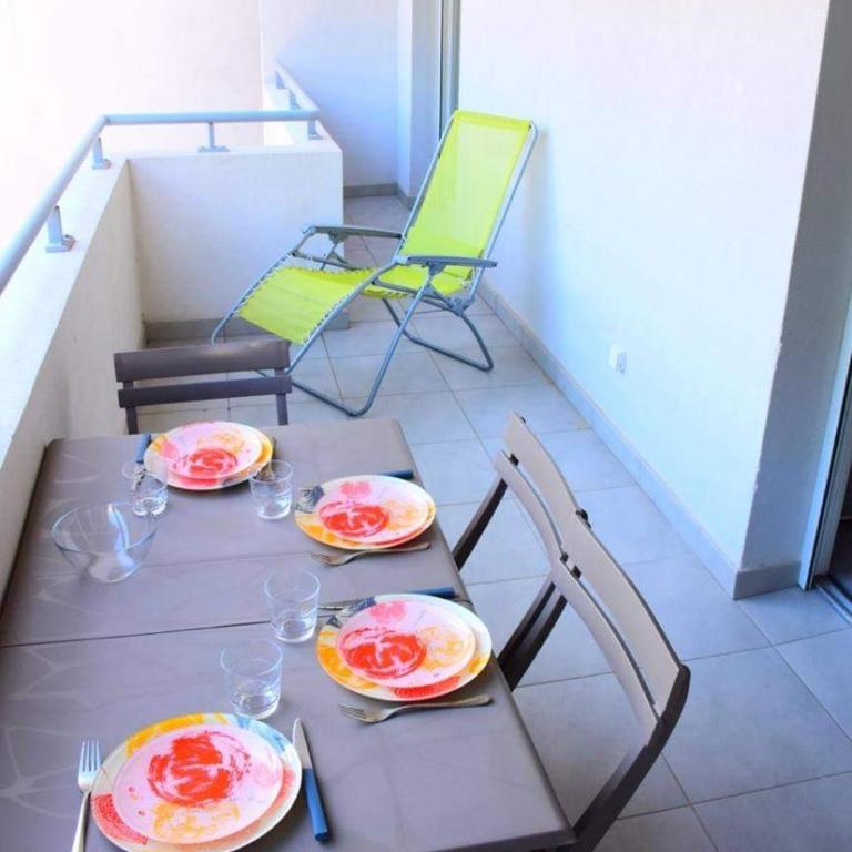 Orangeraie - Appartement avec parking privé et terrasse à deux pas du centre, du port et de la plage de Calvi - One-Bedroom Apartment - 2