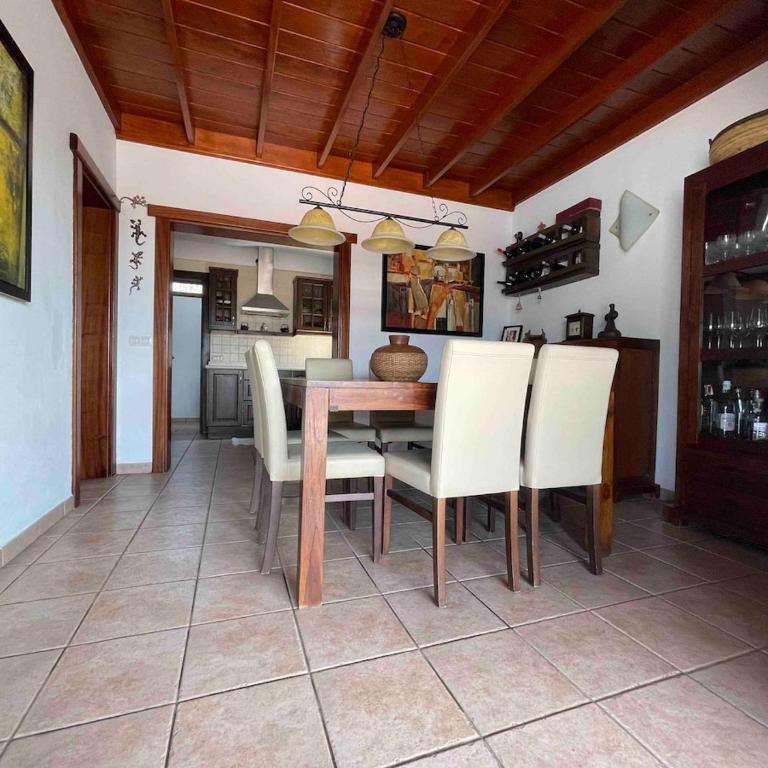 Villa muy tranquila con piscina privada - Three-Bedroom Villa - 61