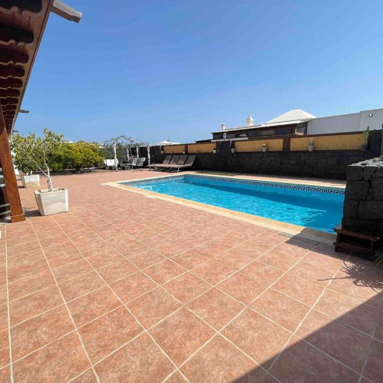 Villa muy tranquila con piscina privada - Three-Bedroom Villa - 86