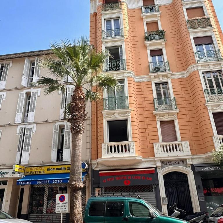 Nouveau ! au centre de Juan, Studio climatisé rénové tout confort à 2 minutes des plages - Studio - 12