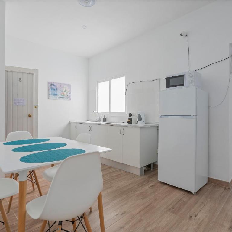 TENERIFE URBAN ROOMS - Habitación Doble con baño compartido - 28
