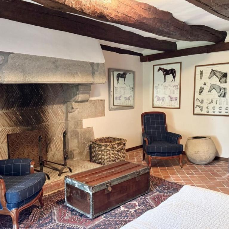 Longère d’époque au coeur d’un domaine - Maison 5 Chambres - 38