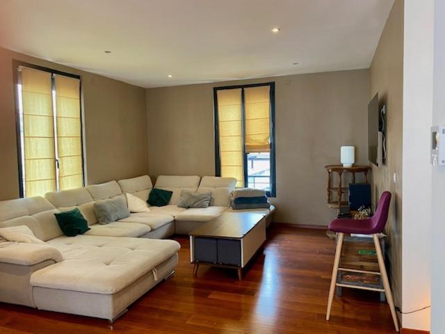 Alery Loft - Three-Bedroom Apartment with Balcony - 1