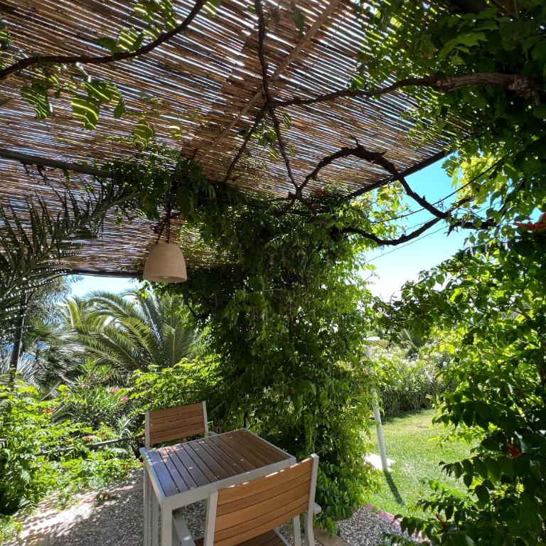 Apartments in exclusive Beachvilla - Studio with Sea View - 6