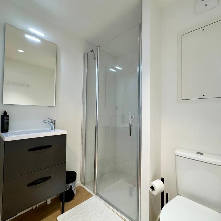 We Live Inn Sharies Reims A301 - Appartement 4 Chambres Deluxe - 2
