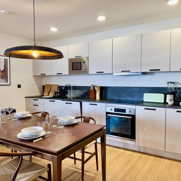 We Live Inn Sharies Reims A301 - Appartement 4 Chambres Deluxe - 6