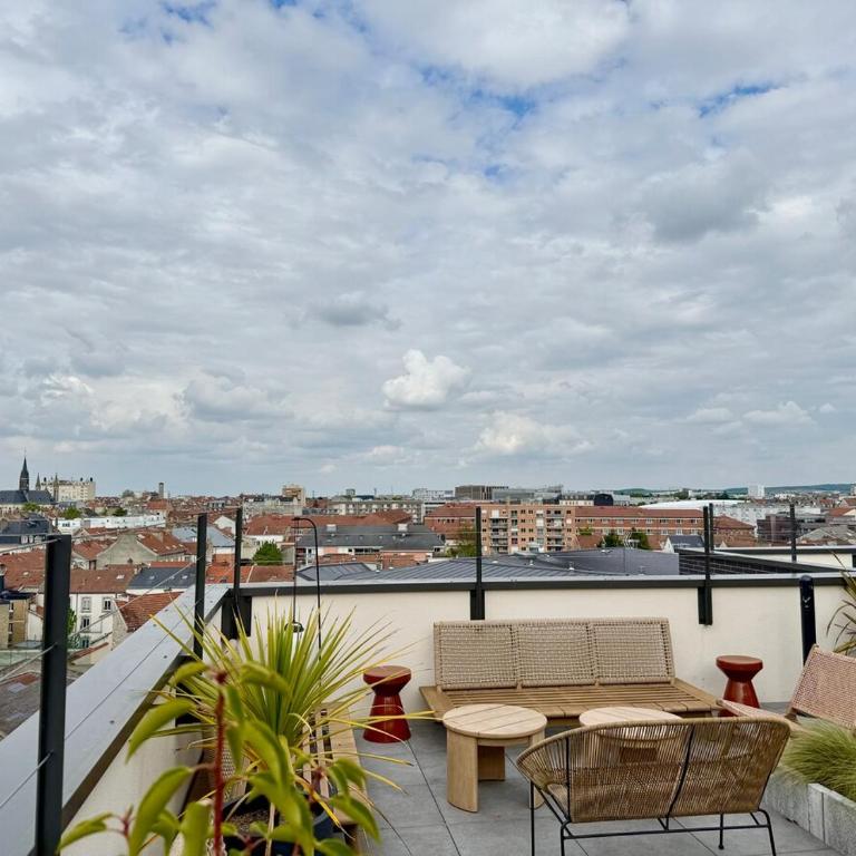 We Live Inn Sharies Reims A301 - Appartement 4 Chambres Deluxe - 24