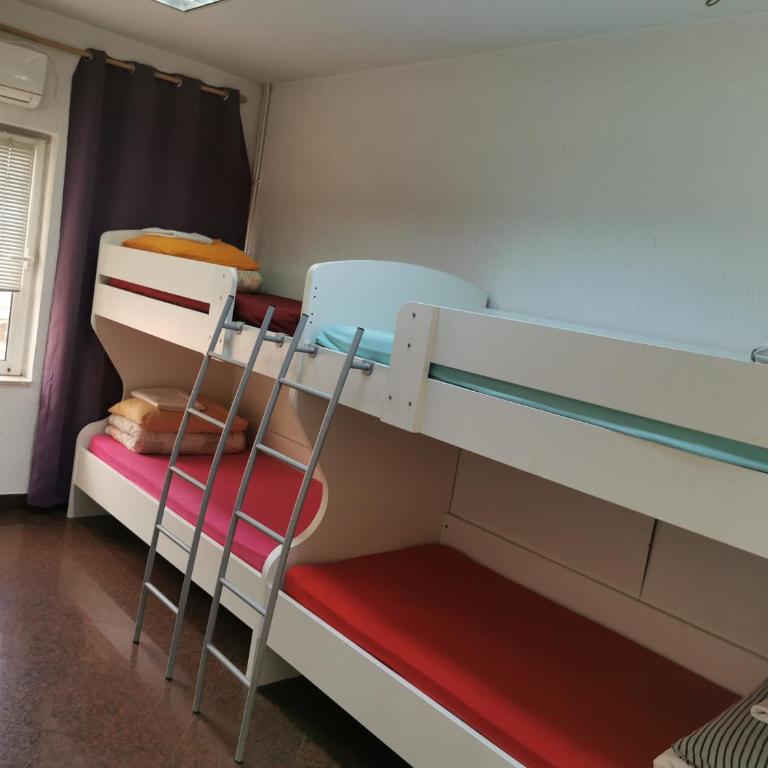Stars Aspava Blue HOSTEL - Quadruple Room with Shared Bathroom - 3