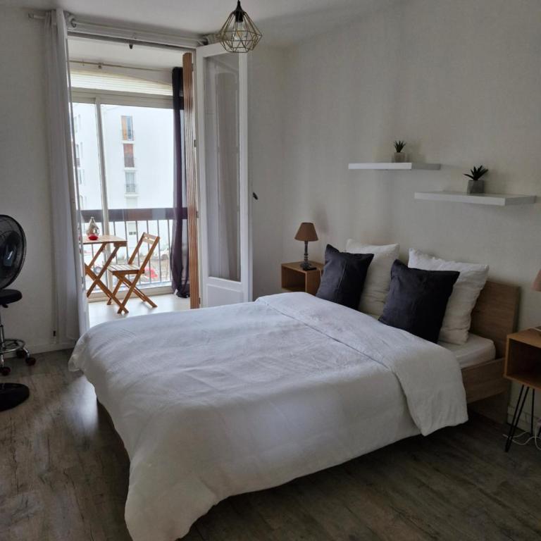 Escapade Montesquieu - Three-Bedroom Apartment - 9