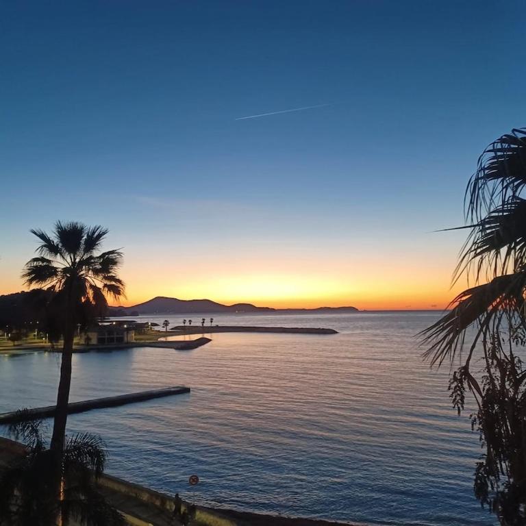 Vue mer incroyable Toulon Le Mourillon - One-Bedroom Apartment - 4