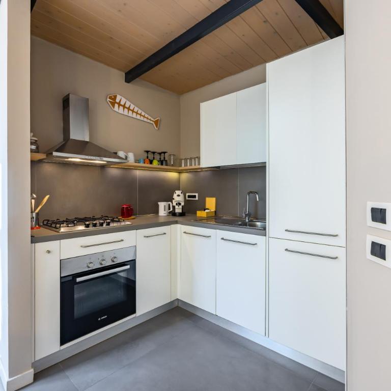 DUOMO TERRACE - Luxury Apartment with Private Parking in Naples Historic Center - Two-Bedroom Apartment - 12