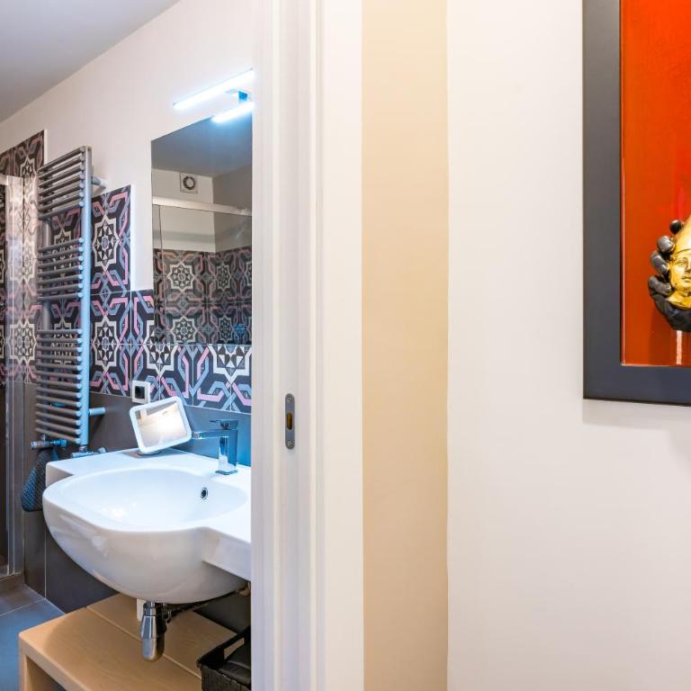 DUOMO TERRACE - Luxury Apartment with Private Parking in Naples Historic Center - Two-Bedroom Apartment - 29