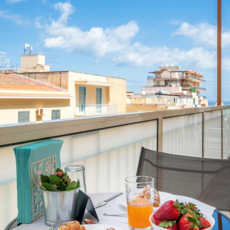 Ciccio Rooms and breakfast - Self check-in - Camera Superior Matrimoniale/Doppia con Letti Singoli con Vista Mare - 8