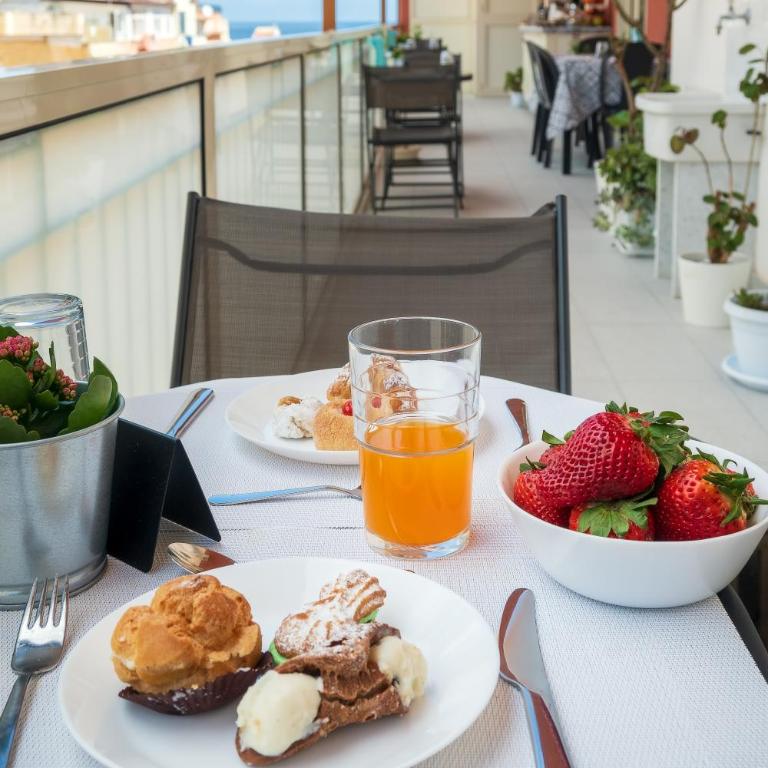 Ciccio Rooms and breakfast - Self check-in - Camera Deluxe Matrimoniale/Doppia con Letti Singoli con Balcone - 1
