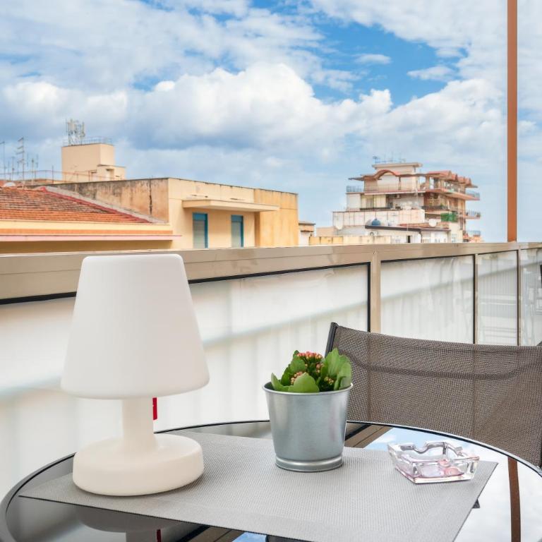 Ciccio Rooms and breakfast - Self check-in - Camera Matrimoniale Deluxe con Balcone e Vista Mare - 5