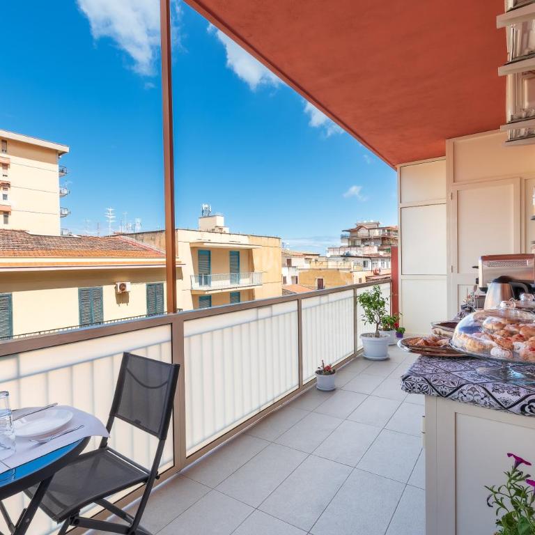 Ciccio Rooms and breakfast - Self check-in - Camera Matrimoniale Deluxe con Balcone e Vista Mare - 10