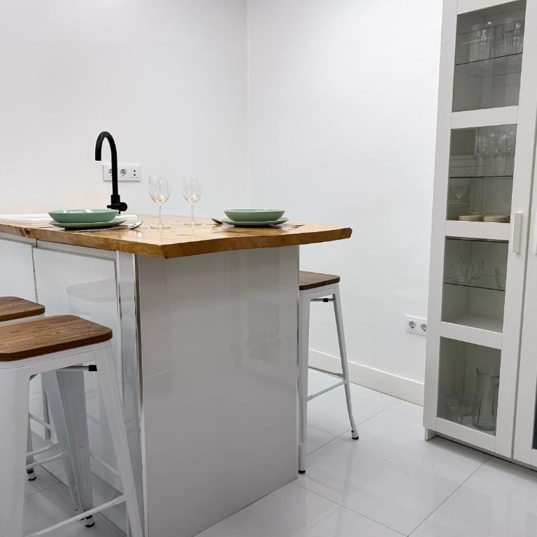 Madrid Experience - 3 dormitorios en el Centro - Three-Bedroom Apartment - 19