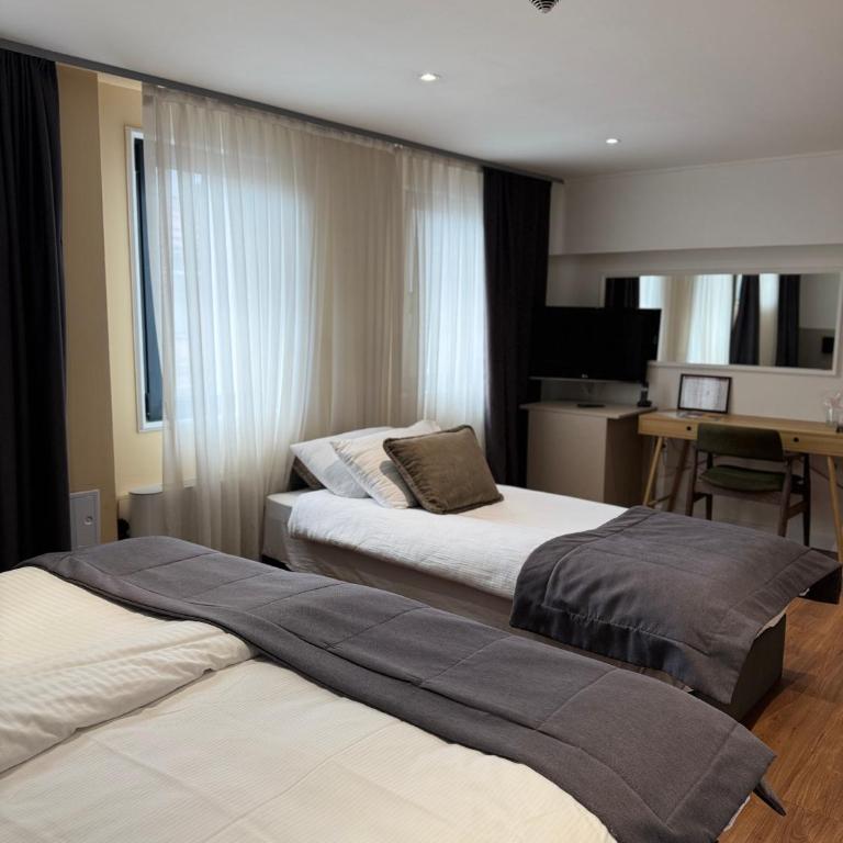 Hotel Astra - Superior Trokrevetna Soba - 1