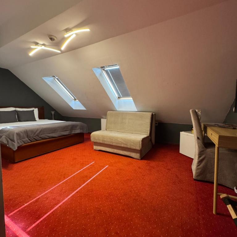 Hotel Astra - Standardna Trokrevetna Soba - 1