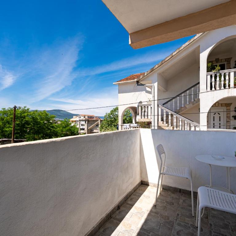 Avdic Apartments - Apartment with Balcony - 1