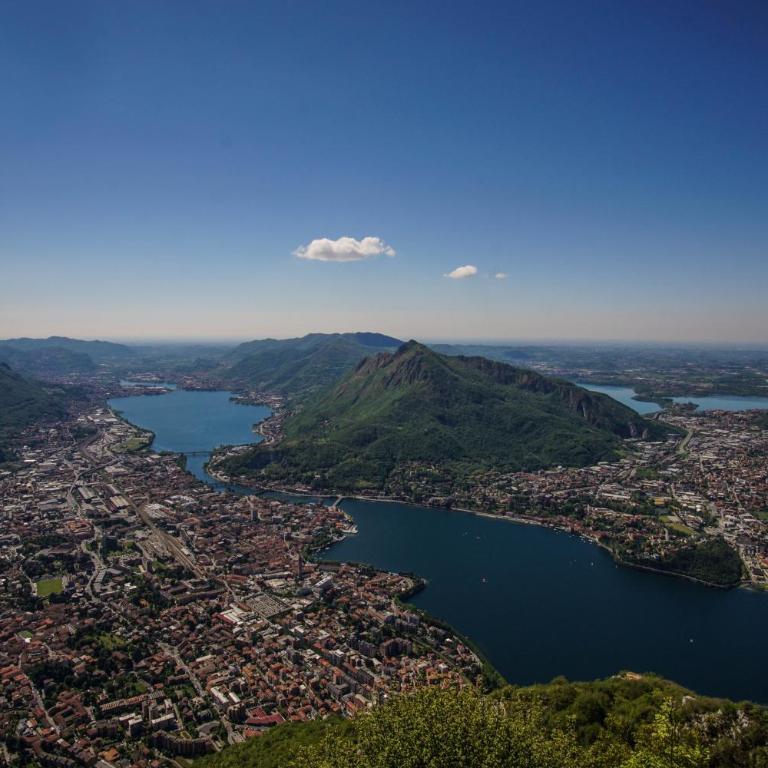 Family Haven a roomy and cosy suite just 200 mt from Lake Como with free parking garage! - Appartamento con 2 Camere da Letto - 36