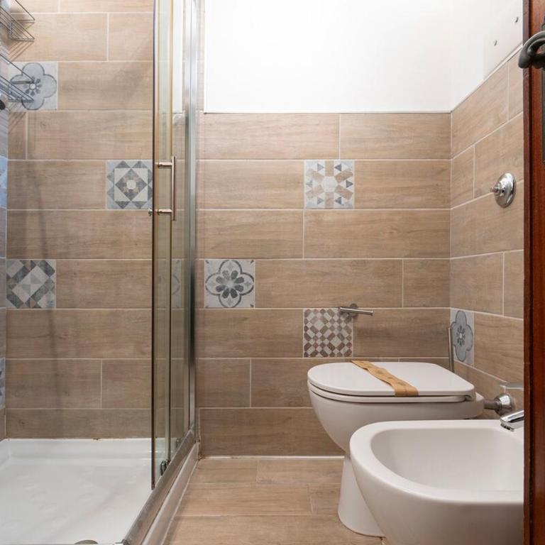 Monolocale - Piano terra - Ingresso indipendente - Appartamento con 1 Camera da Letto - 17