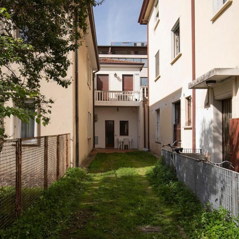 Monolocale - Piano terra - Ingresso indipendente - Appartamento con 1 Camera da Letto - 21
