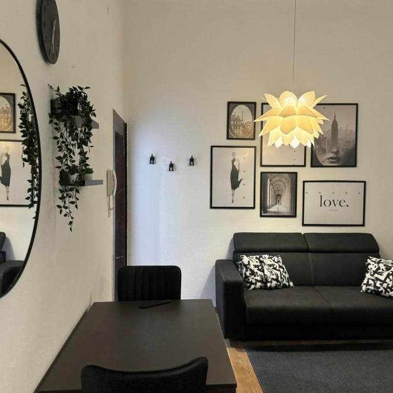 ApartHotel Verona Centro - Appartamento con 2 Camere da Letto - 1
