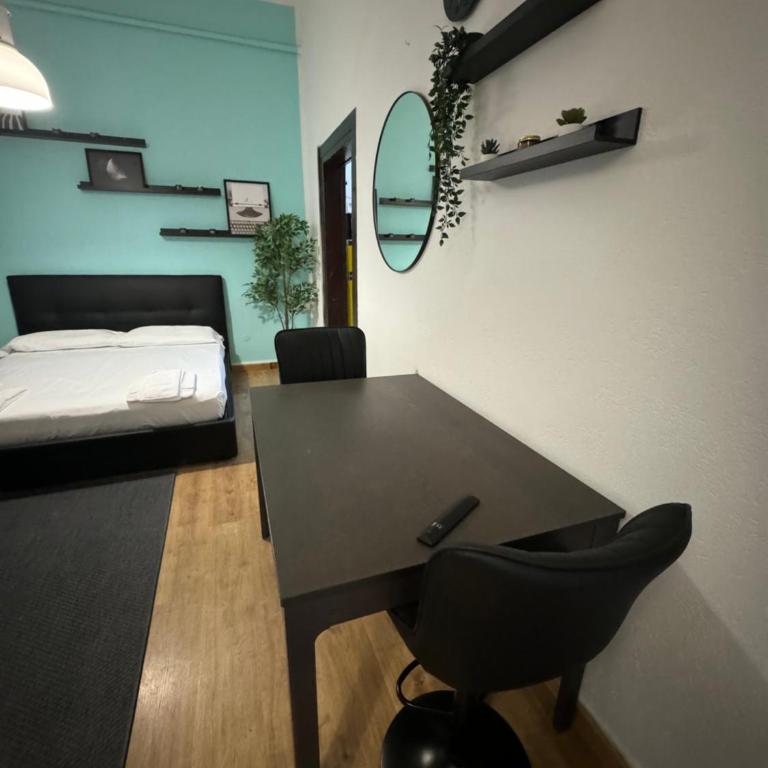 ApartHotel Verona Centro - Appartamento con 2 Camere da Letto - 5