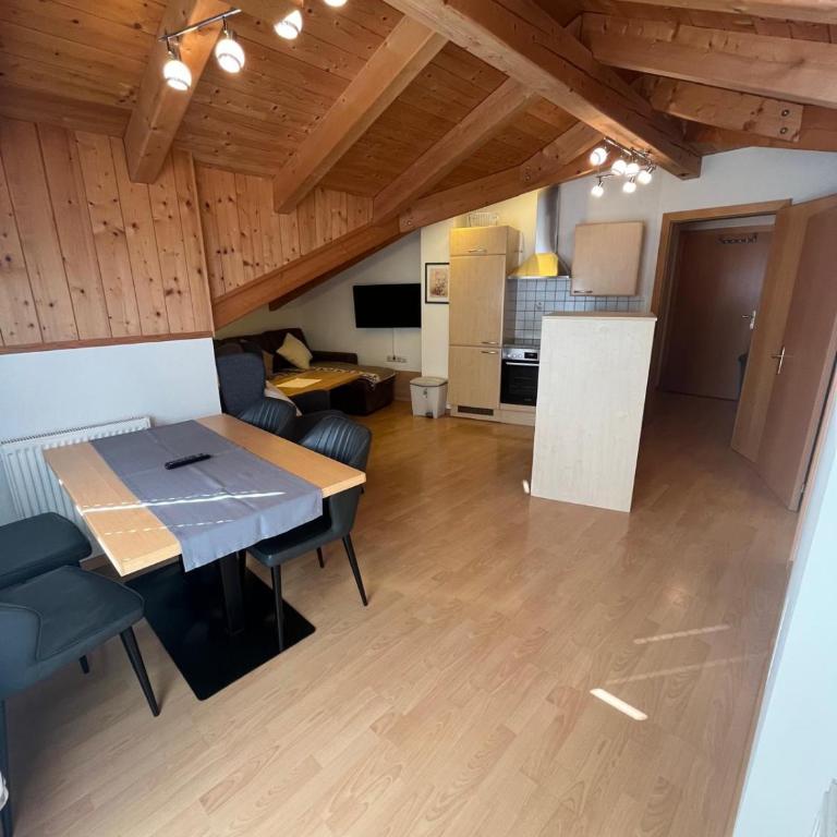 Nebenhaus - Haus Heigl - Apartment - auf 2 Etagen - 4