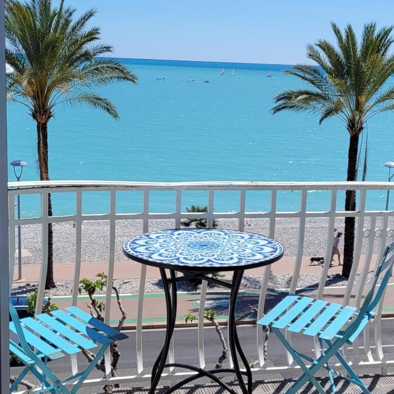 Appartements Au Cros De Cagnes - Appartement avec Balcon et Vue sur la Mer - 1