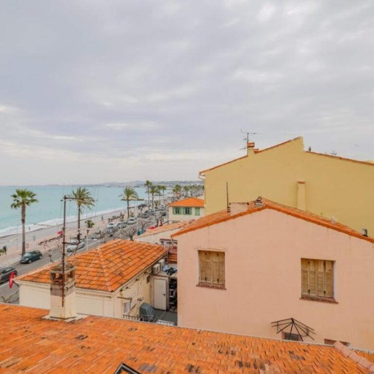 Appartements Au Cros De Cagnes - Appartement Mansardé sans Balcon - 4