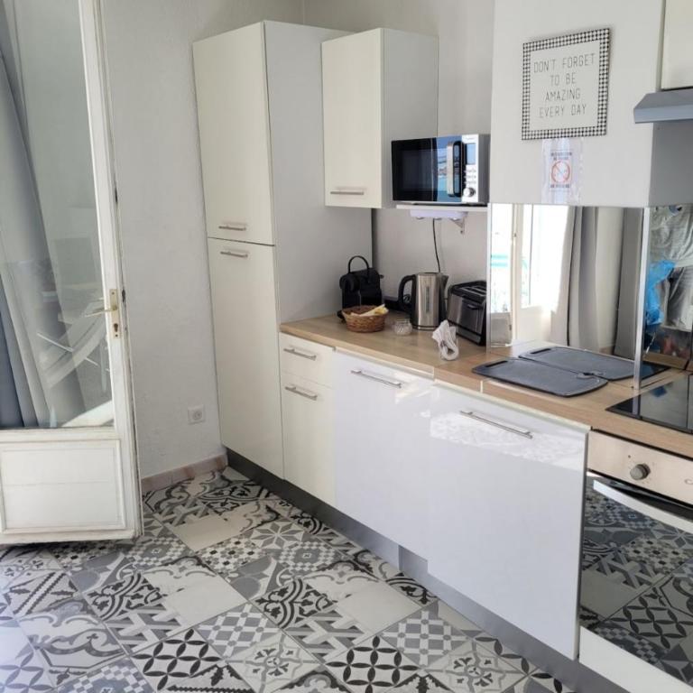 Appartements Au Cros De Cagnes - Appartement avec Balcon et Vue sur la Mer - 42