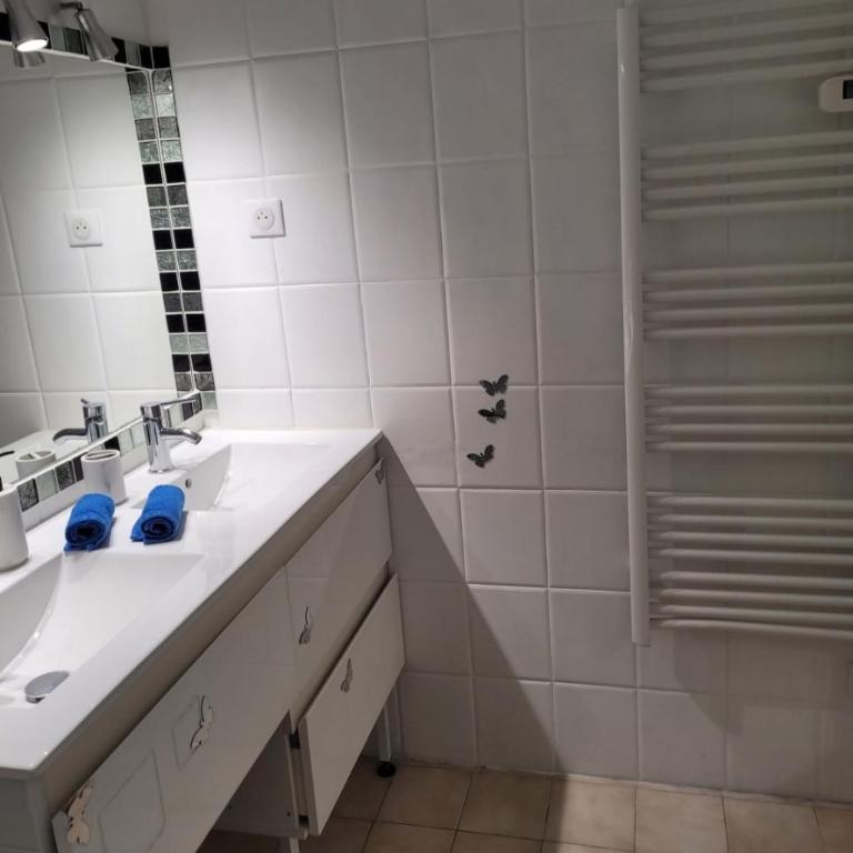 Appartements Au Cros De Cagnes - Appartement avec Balcon et Vue sur la Mer - 6