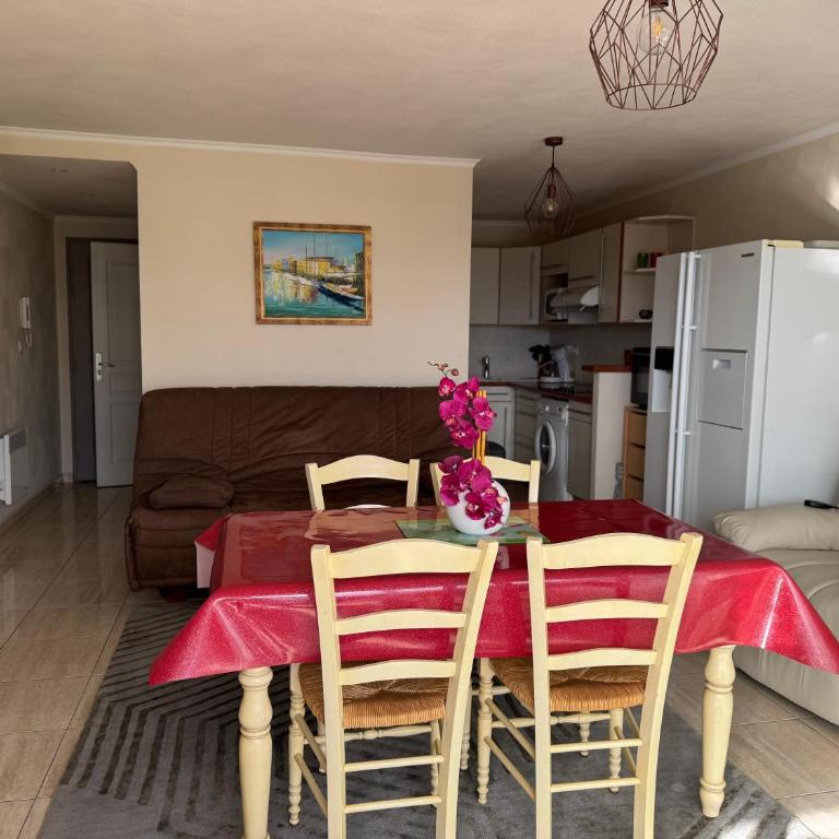 T2 climatisé au cœur de Cavalaire, avec terrasse, garage, proche des plages et commerces- Onda di mar - Appartamento con 1 Camera da Letto - 5