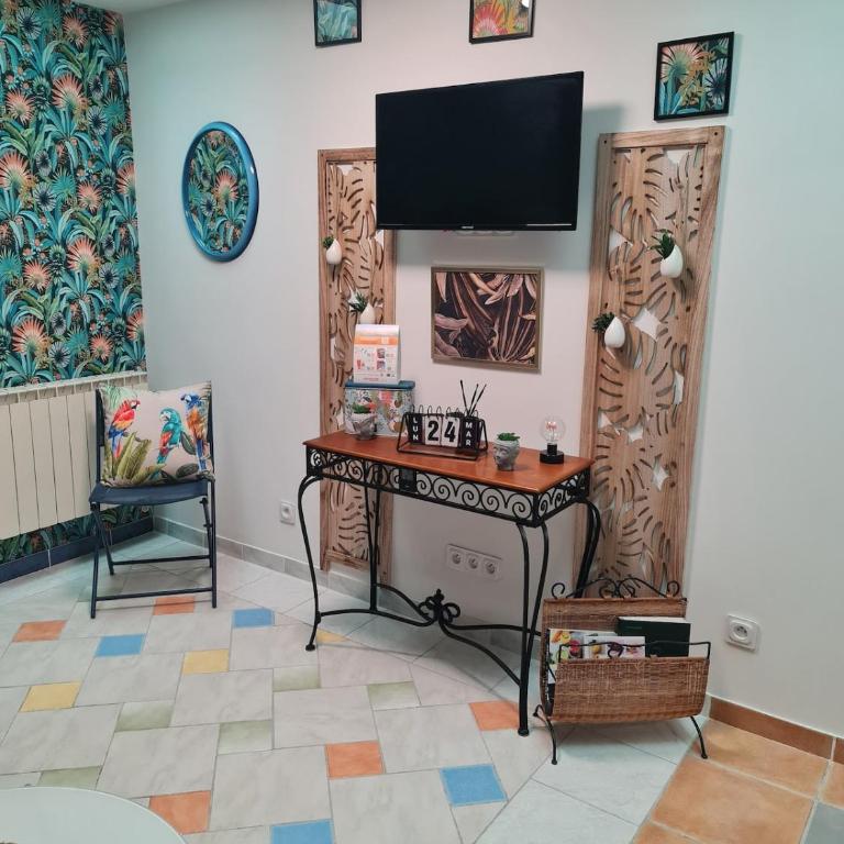 La Tropicale, studio climatisé avec parking, Proche Cité médiévale - Apartment mit 1 Schlafzimmer - 6