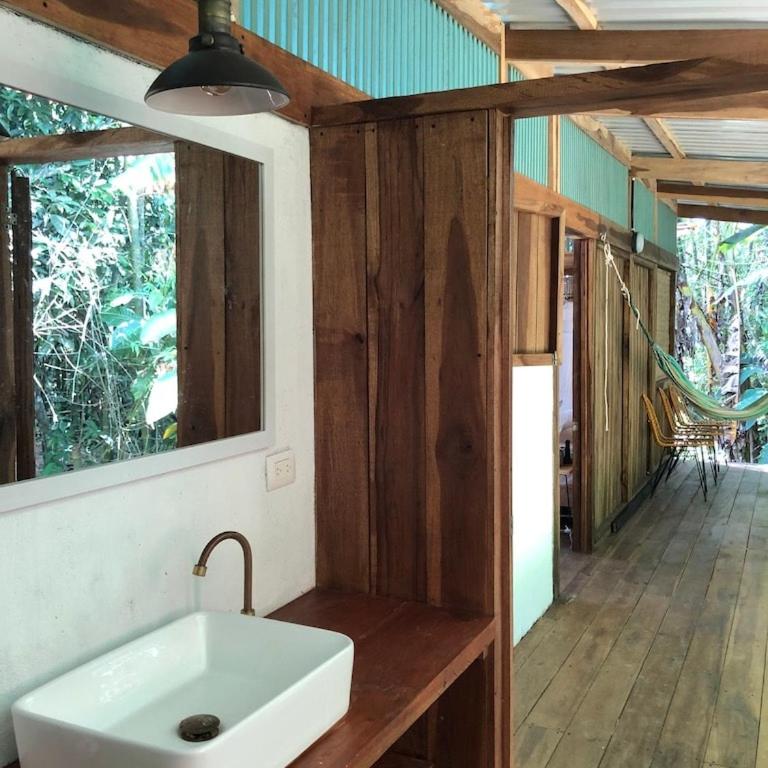 Amazing Cabin RIO LA MIEL - Two-Bedroom House - 3
