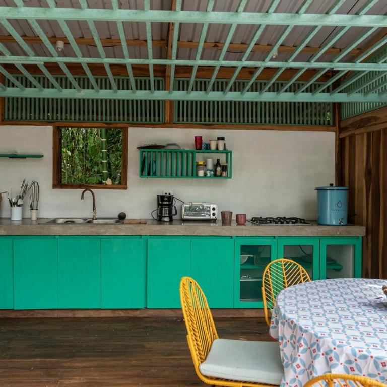 Amazing Cabin RIO LA MIEL - Two-Bedroom House - 9